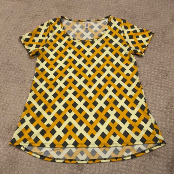 SOLD - LulaRoe Classic Tee size S - Picture 1 of 5